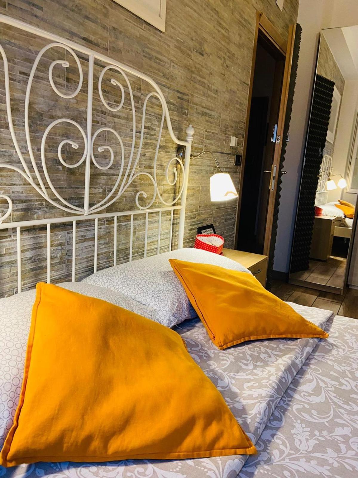 Europe Station Rooms بارما المظهر الخارجي الصورة